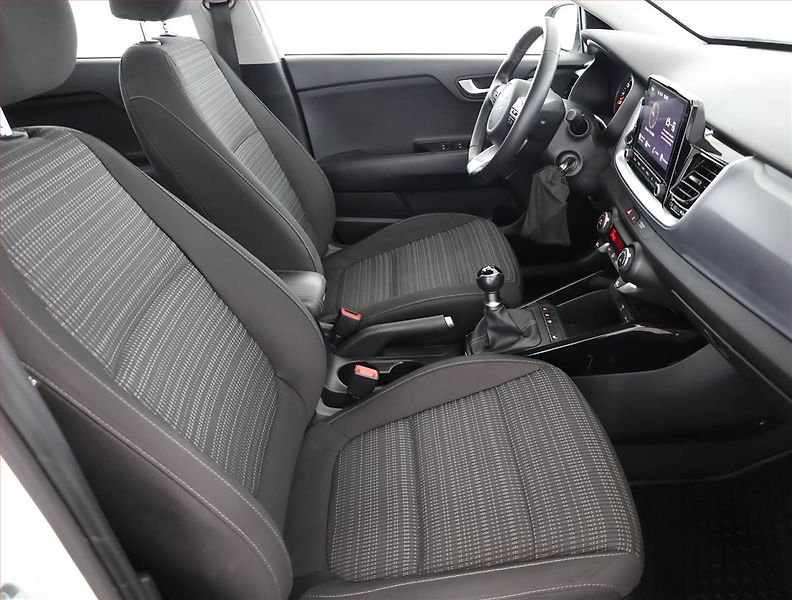 Kia Stonic (2022) 1.2 DPI, ČR,1.maj, Serv.kniha - fotka 7 z 18