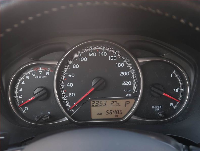 Toyota Yaris (2015) 1.33 Dual VVT-i, Automat, ČR - fotka 11 z 19