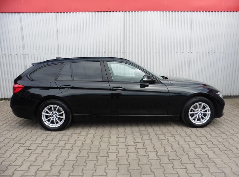 BMW Řada 3 320d xDrive Advantage Touring - fotka 6 z 18