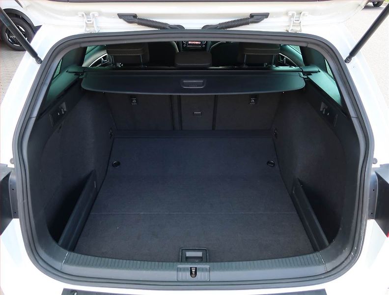 Volkswagen Golf (2016) 2.0 TDI GTD, Serv.kniha, Navi - fotka 13 z 20