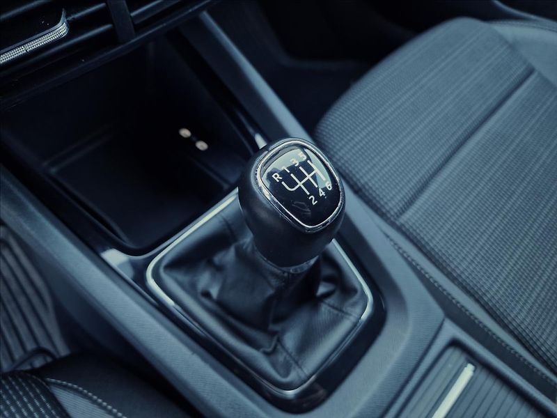 Škoda Octavia 2.0TDI,původ ČR,1.Majitel - fotka 36 z 50