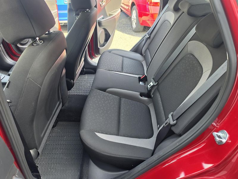 Hyundai Kona 1.0 T  - fotka 9 z 24