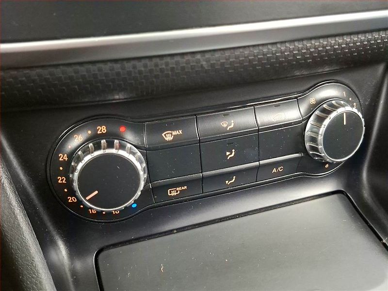 Mercedes-Benz Třídy A (2014) A 180 d, Navi, Xenony - fotka 16 z 20
