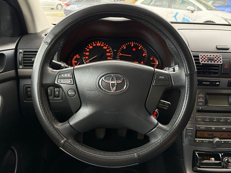Toyota Avensis - fotka 7 z 13