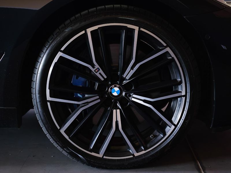 BMW Řada 5 540d xDrive M-Paket, ČR, DPH - fotka 14 z 31