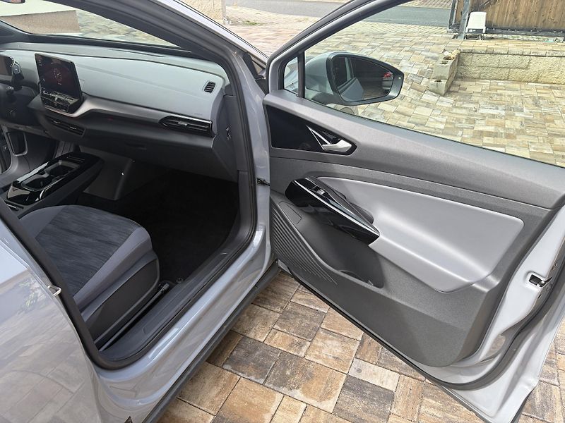 Volkswagen ID.4 (2021) PRO 77kwh, 150kw, SOH 92% - fotka 10 z 11