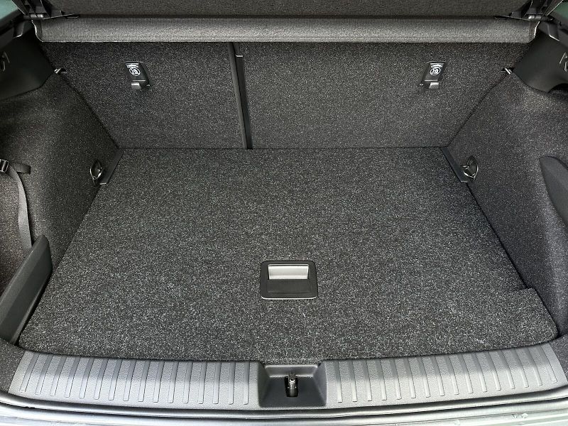 Škoda Kamiq 1.5TSi DSG Monte Carlo 150PS M - fotka 44 z 47