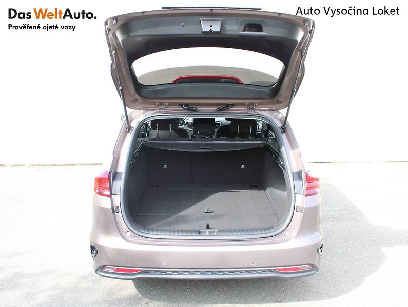 Kia Ceed (2020) 1.4 T-GDI TOP 103kW manuál LED - fotka 30 z 33