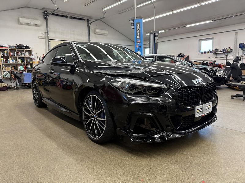 BMW Řada 2 Gran coupe M235i xDrive - fotka 1 z 20