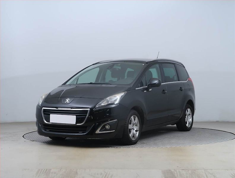 Peugeot 5008 (2016) 1.6 BlueHDi, nová STK - fotka 2 z 19