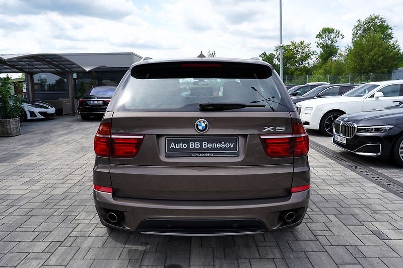 BMW X5 4.0d xDrive/kůže/7míst/55.000k - fotka 5 z 44
