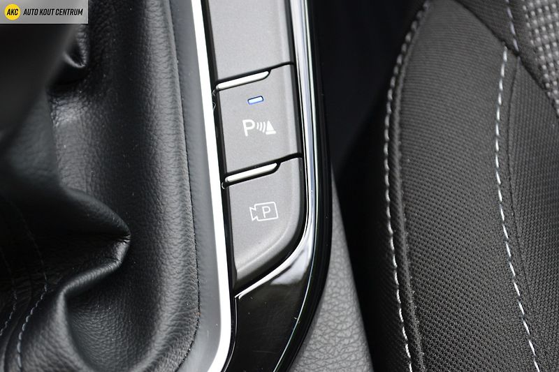 Hyundai i30 WG 1,5I MT SMART FL NAVI - fotka 21 z 45