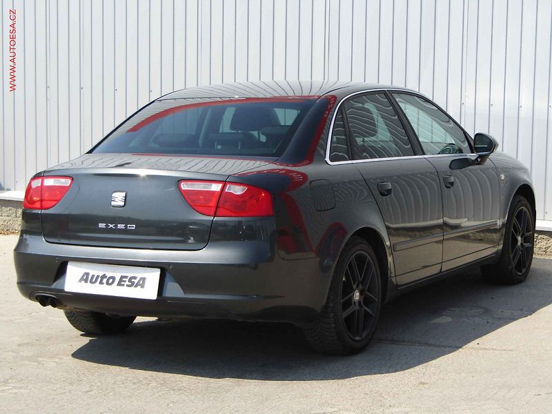 Seat Exeo (2009) 2.0 TDi, AC, park.asistent - fotka 4 z 16