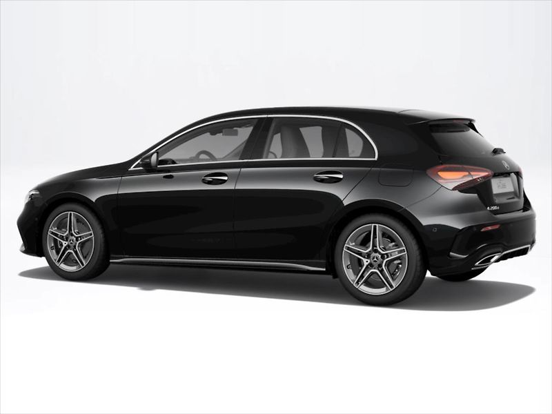 Mercedes-Benz Třídy A (2026) 2,0 A 200 d Edition 140 Years - fotka 4 z 8