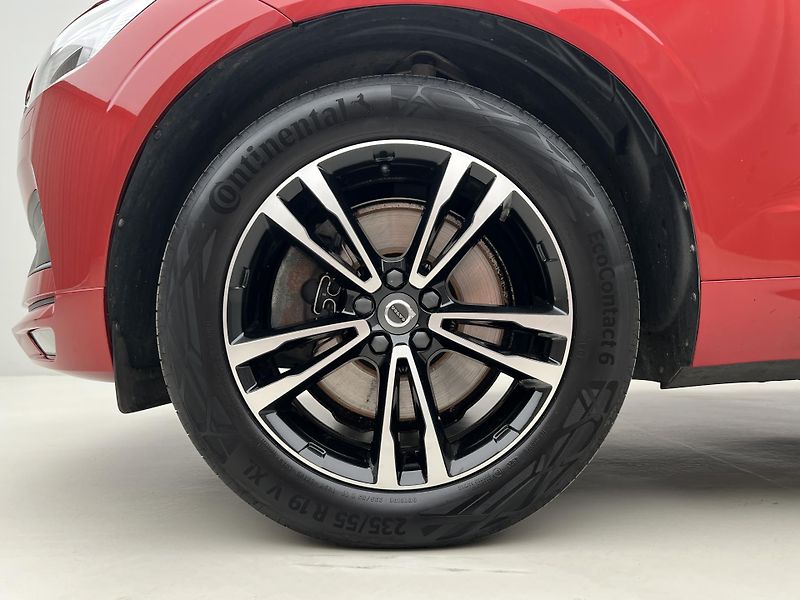 Volvo XC60 B4 MOMENTUM - fotka 15 z 46