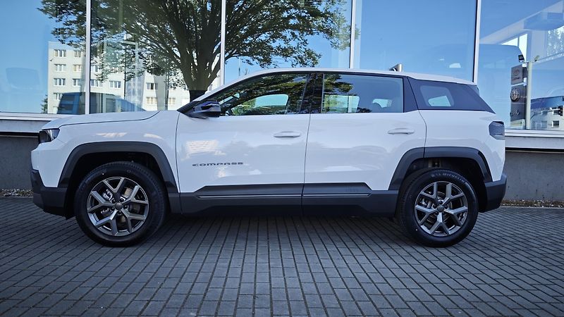 Jeep Compass (2026) Altitude hybrid 145PS automat  - fotka 6 z 40