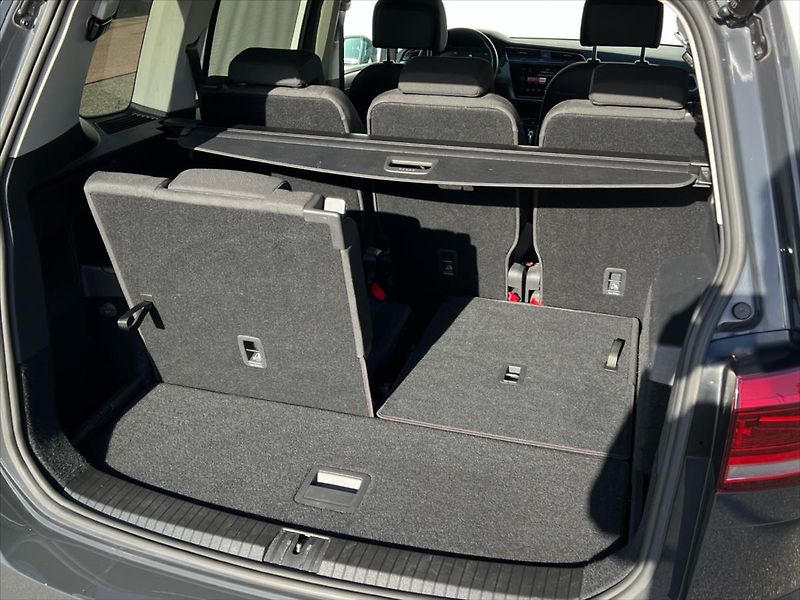 Volkswagen Touran 1,5 TSi 110kW 7DSG COMFORTLINE - fotka 14 z 25