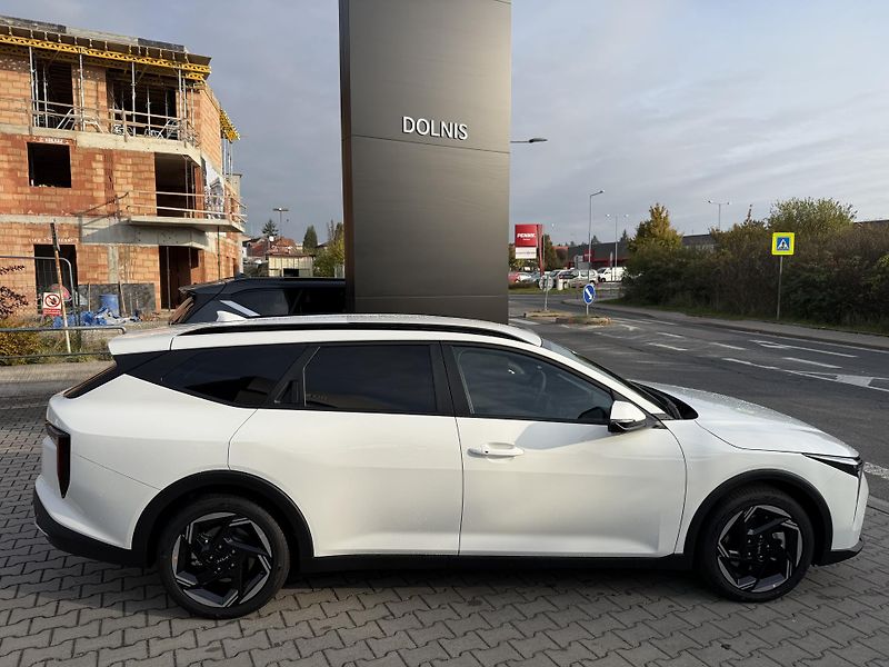 Kia K4 Sportswagon (2026) EXCLUSIVE 1.6 T-GDI 7DCT ALU17 - fotka 9 z 18