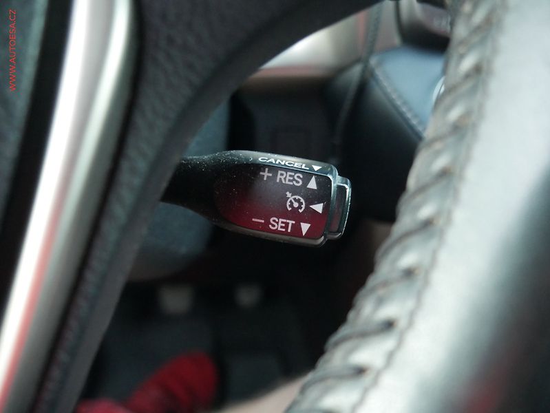 Toyota RAV4 (2013) 2.2 D-4D 4x4, AC, TZ, kamera - fotka 18 z 21