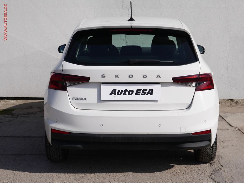 Škoda Fabia (2021) 1.0TSi, 2.maj,ČR, Style, LED - fotka 5 z 18