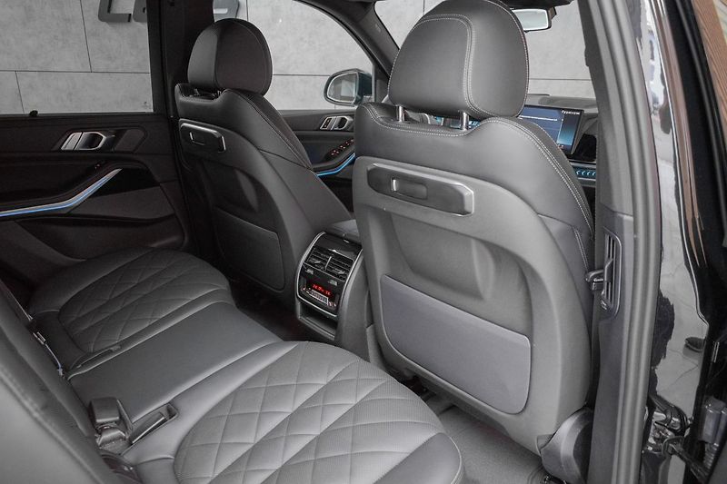 BMW X5 30d xD ///M*ZÁRUKA 9/27*7míst* - fotka 14 z 74