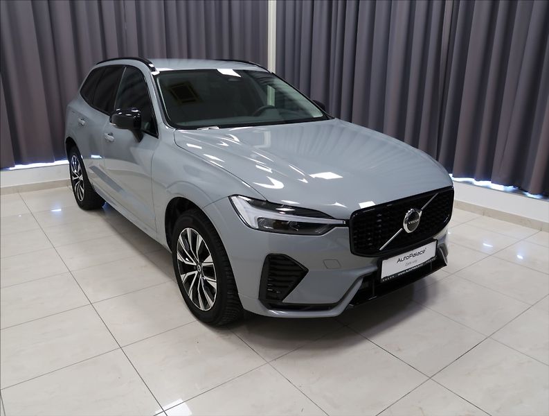 Volvo XC60 2,0 B4 AWD PLUS DARK 1. MAJ ČR - fotka 4 z 55