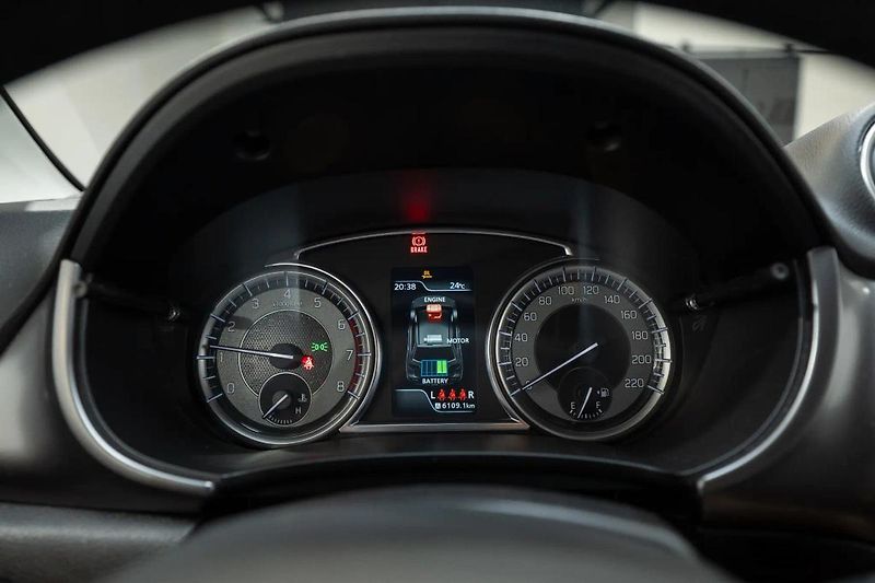 Suzuki Vitara Hybrid 1.4 95 kW - fotka 10 z 34