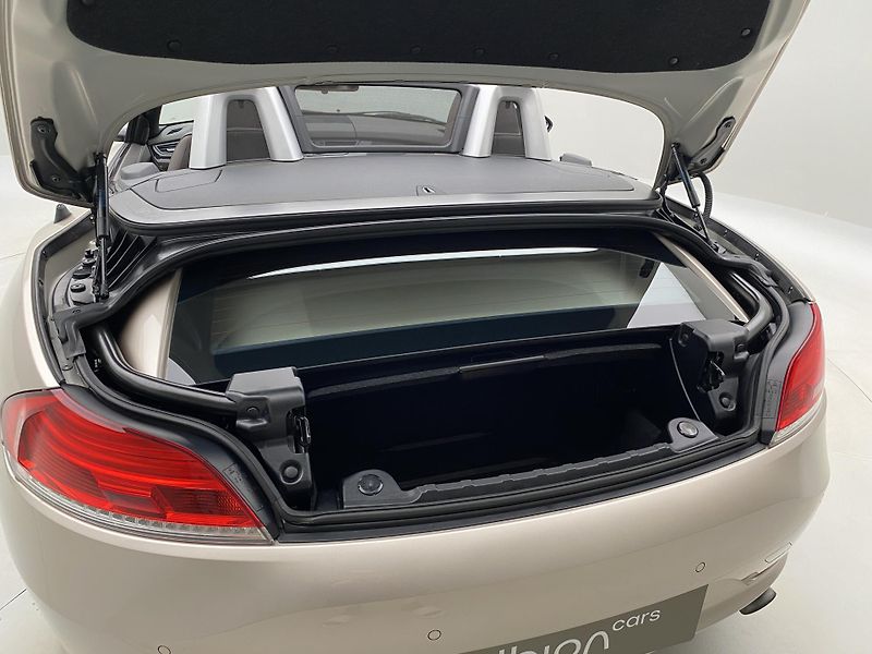 BMW Z4 sDrive 35i N54 AUT CZ 1. maj - fotka 6 z 56