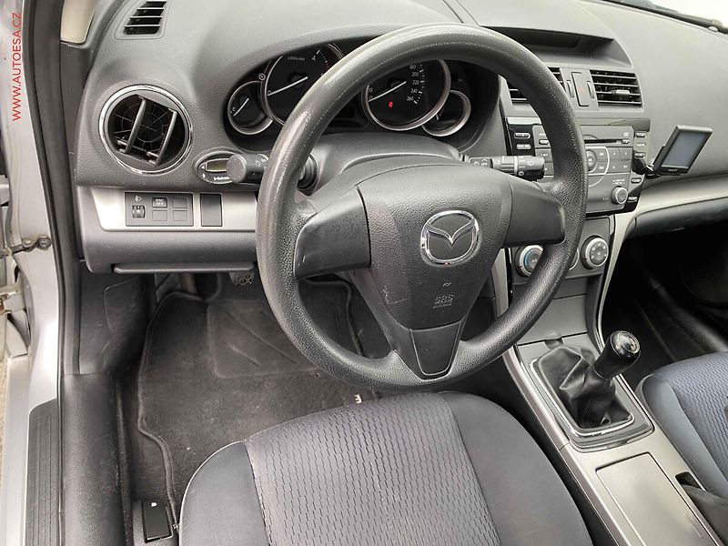 Mazda 6 (2010) 2.2 MZR-CD, AC, TZ, park - fotka 12 z 15
