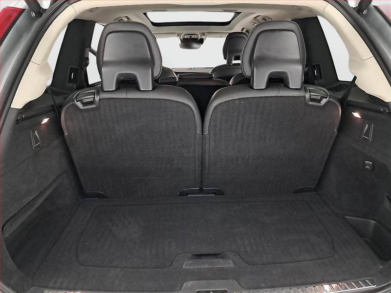 Volvo XC90 (2015) D5 AWD - fotka 27 z 29