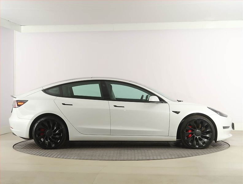 Tesla Model 3 (2023) Long Range 4WD 79kWh, SoH 95% - fotka 6 z 32