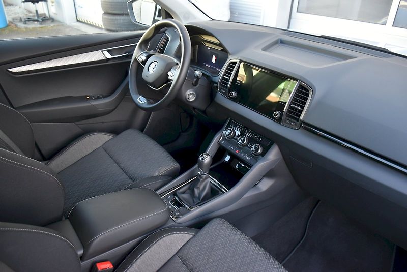 Škoda Karoq (2025) Top Selection 1,5 TSI 110 kW 6 - fotka 31 z 37