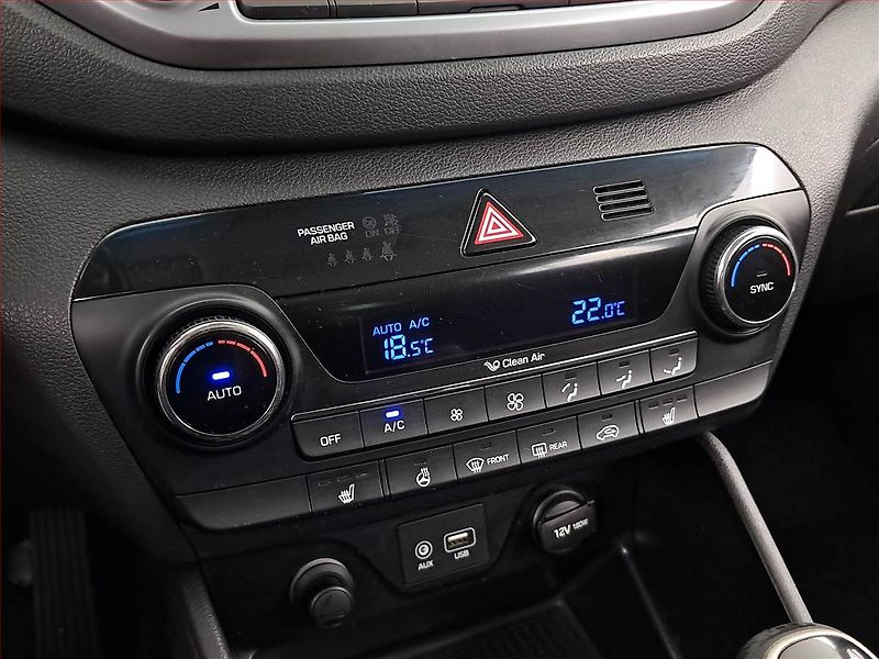 Hyundai Tucson (2016) 1.7 CRDi, Navi, Xenony - fotka 15 z 19