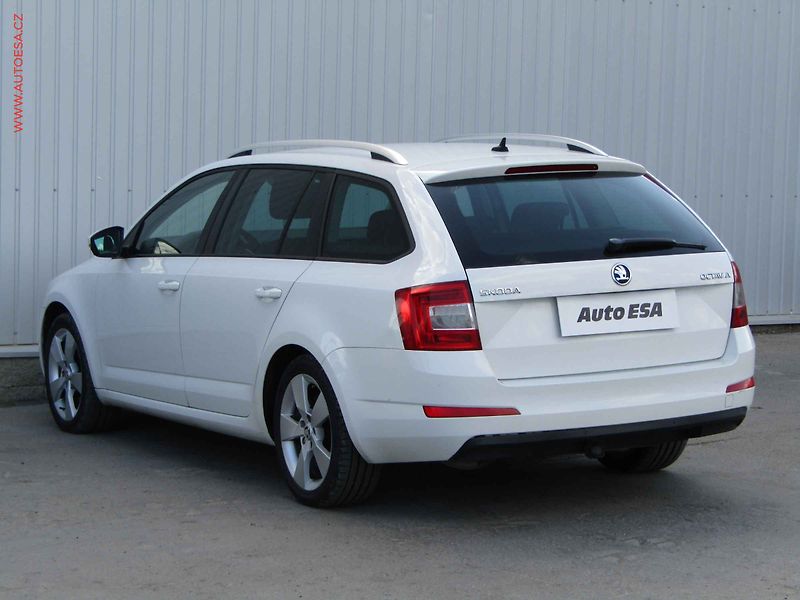 Škoda Octavia (2015) 2.0TDi, ČR, Elegance, DSG - fotka 6 z 19