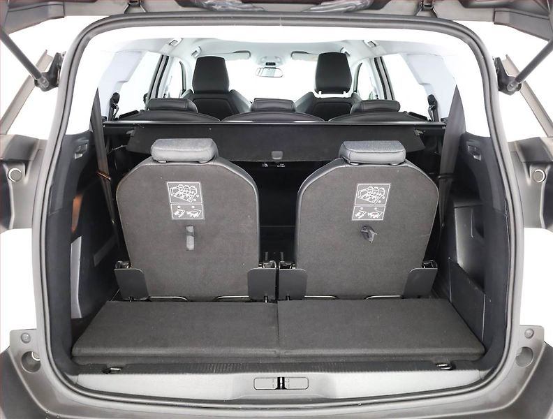 Peugeot 5008 (2020) 1.5 BlueHDi, 7 míst, ČR,1.maj - fotka 16 z 18