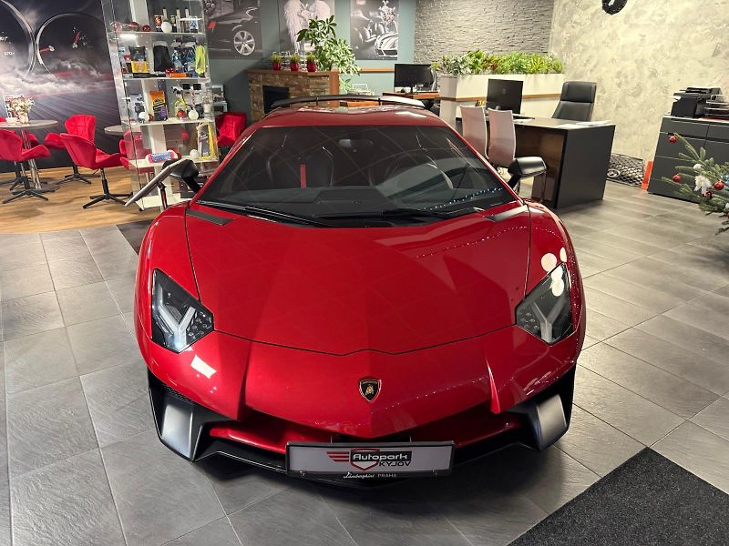 Lamborghini Aventador (2018) LP 750-4 SV Superveloce, LIFT - fotka 2 z 12