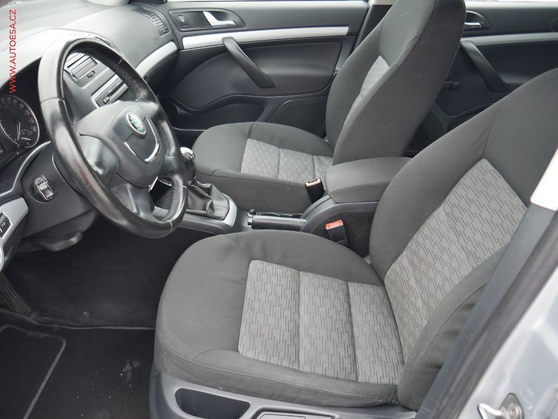 Škoda Octavia (2010) 1.2 TSi, Ambiente, TZ - fotka 9 z 19