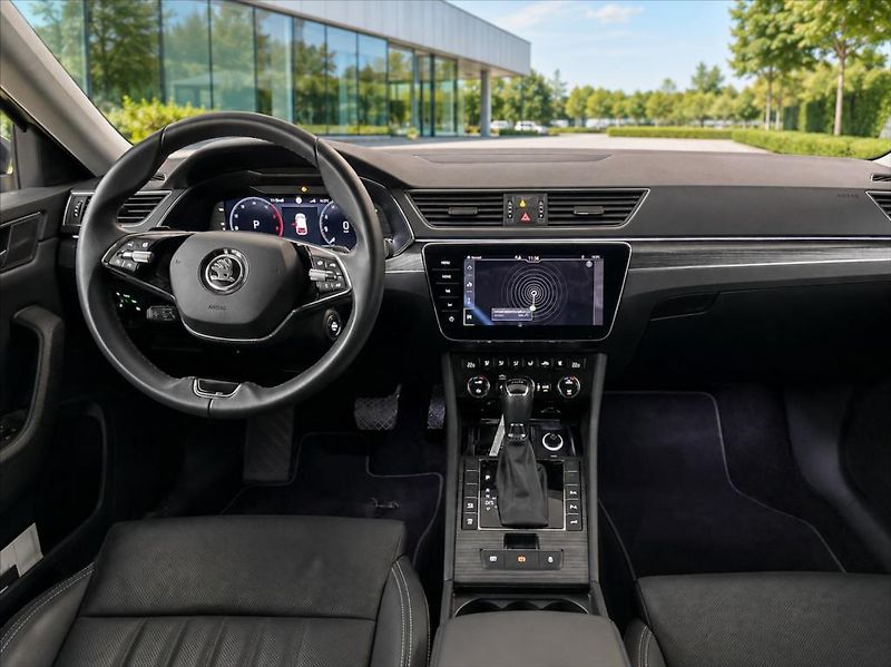 Škoda Superb 2,0 TDI DSG Premium Edition - fotka 5 z 7