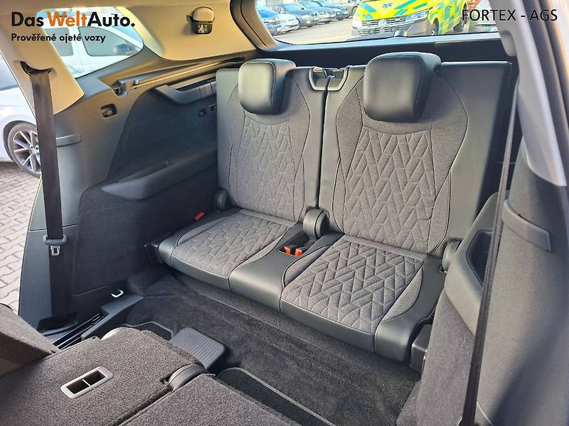 Volkswagen Tayron (2026) 2.0 TDI,142kW,DSG,4x4,Matrix,T - fotka 13 z 34