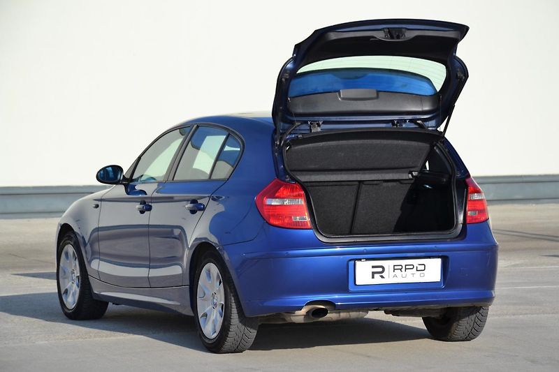 BMW Řada 1 118i / 105 kW / MANUÁL - fotka 12 z 38