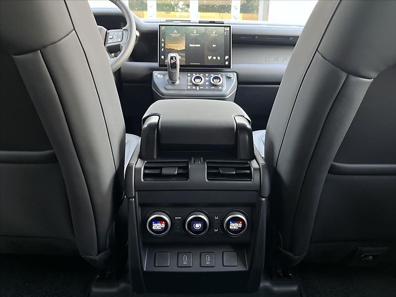 Land Rover Defender (2026) 3,0   110 X-Dynamic SE D250 AW - fotka 17 z 20