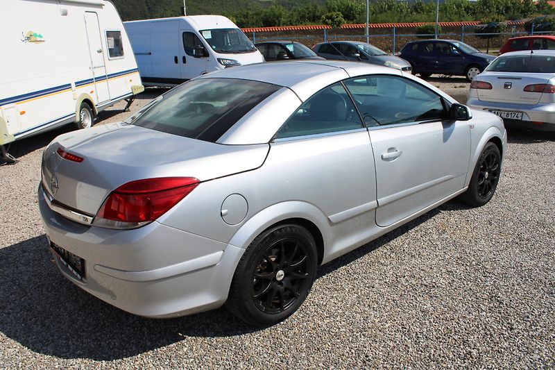 Opel Astra (2007) REZERVACE - fotka 9 z 18