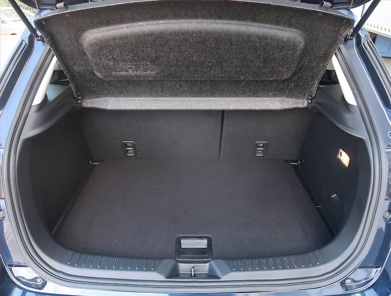 Mazda CX-3 (2019) 2.0 Skyactiv-G, Tempomat - fotka 13 z 18
