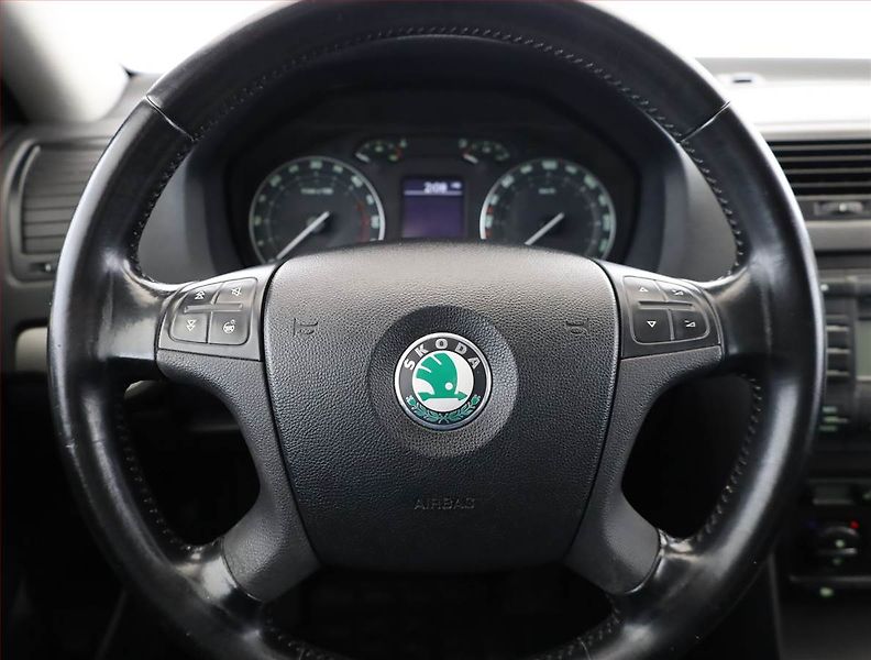 Škoda Octavia (2004) Elegance 1.9 TDI, Serv.kniha - fotka 8 z 14