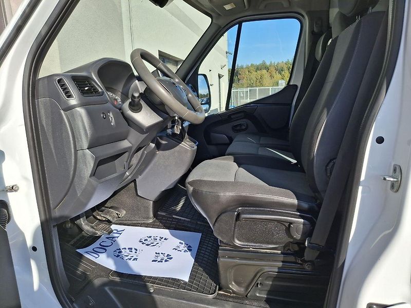 Renault Master (2019) 2.3 DCI, 7 míst,  ZÁRUKA - fotka 13 z 31