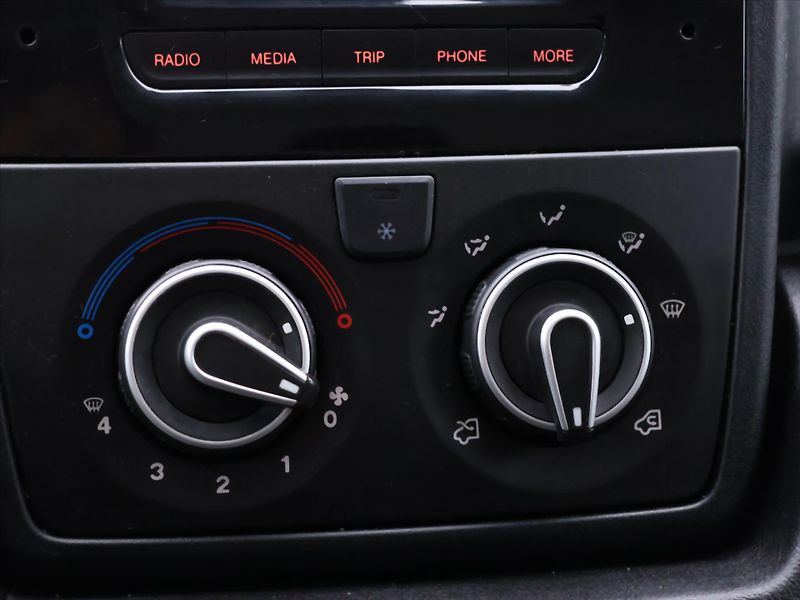 Citroën Jumper 2.0 HDI 96kW CZ Klima L2H2 DPH - fotka 24 z 34