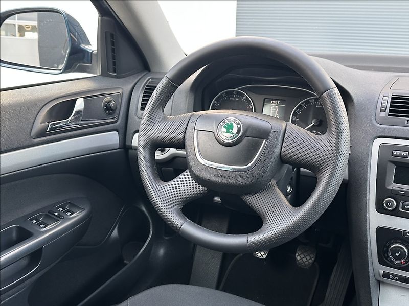 Škoda Octavia 1,8 TSI 152PS  Ambition Family - fotka 22 z 48