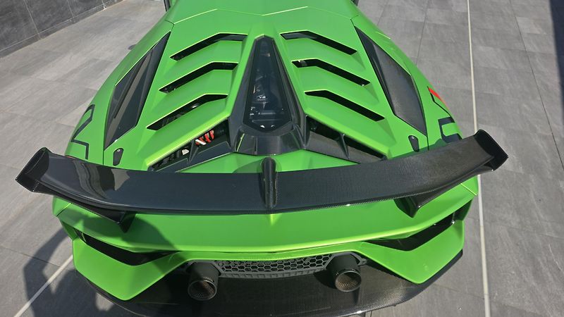 Lamborghini Aventador (2020) SVJ MAT GREEN-CARBON-SERVIS - fotka 10 z 12