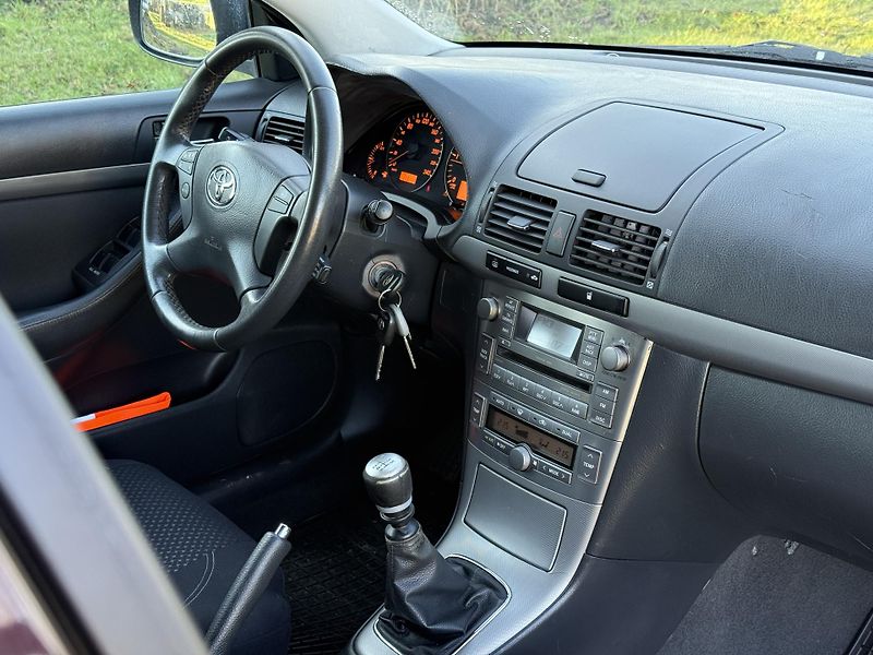 Toyota Avensis (2007) T25 2.0 D4D 93kw - fotka 11 z 17