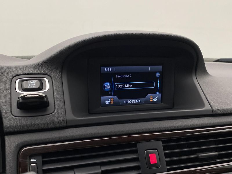 Volvo XC70 D4 AWD KINETIC AUT REZERVACE - fotka 37 z 38